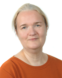 Valokuvassa Ulla Reinikainen.